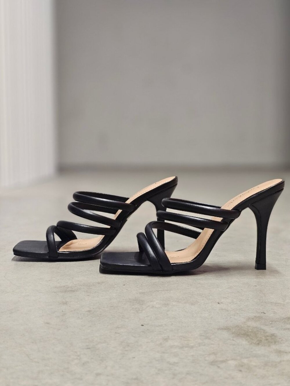Strappy Black High Heel Sandals With Square Toe Design For Women